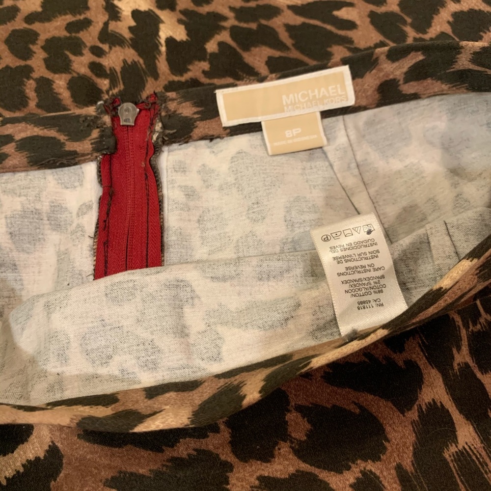 MICHAEL KORS. Leopard Pencil Skirt! 🐆 - Picture 4 of 4